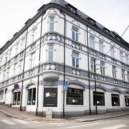 Henriks Hotell Skien Bagian luar foto