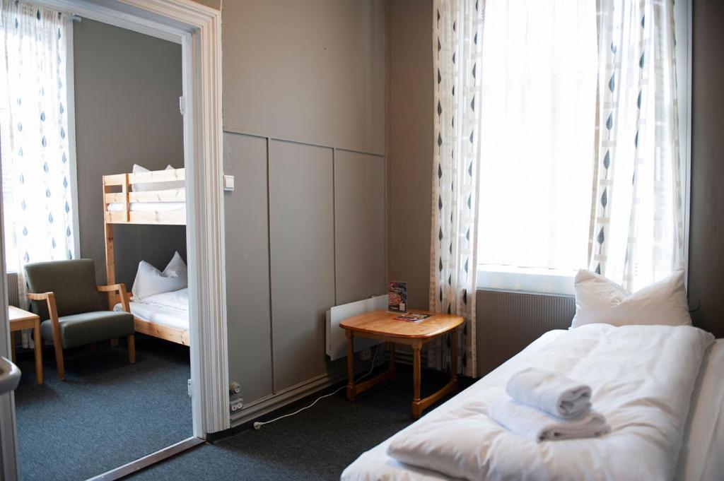 Henriks Hotell Skien Ruang foto