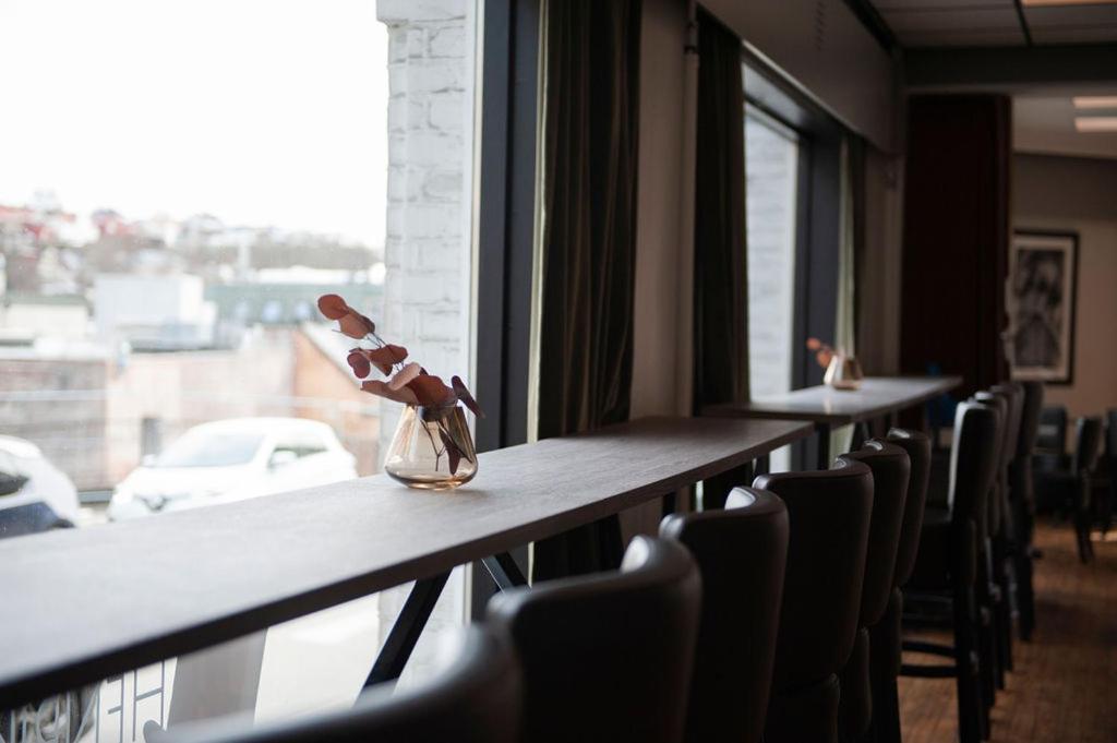Henriks Hotell Skien Bagian luar foto
