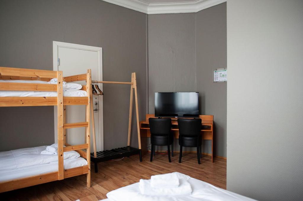 Henriks Hotell Skien Bagian luar foto
