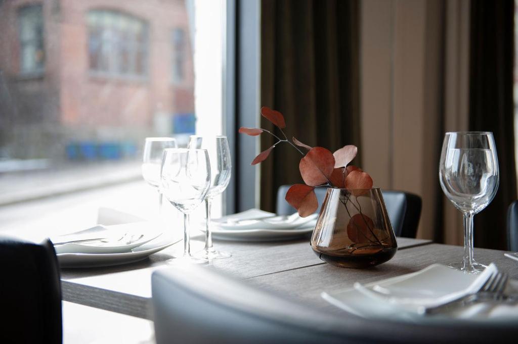 Henriks Hotell Skien Bagian luar foto
